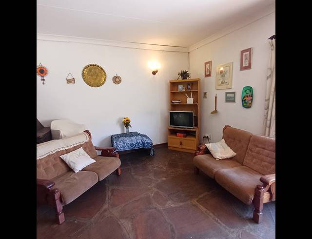 16.20HA SMALLHOLDING FOR SALE IN UITVLUGT AH